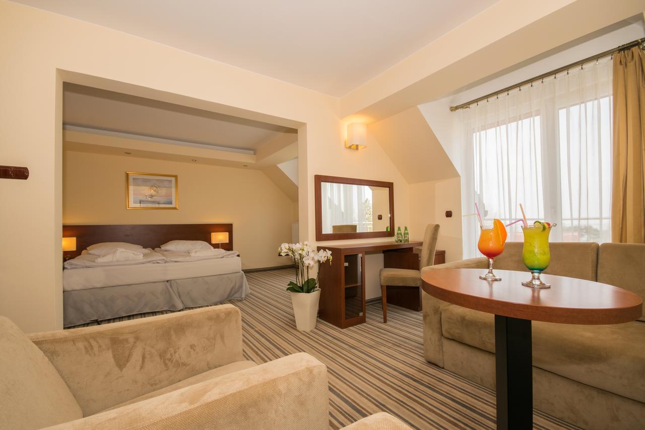 Krol Plaza Spa & Wellness Ярославец Екстериор снимка