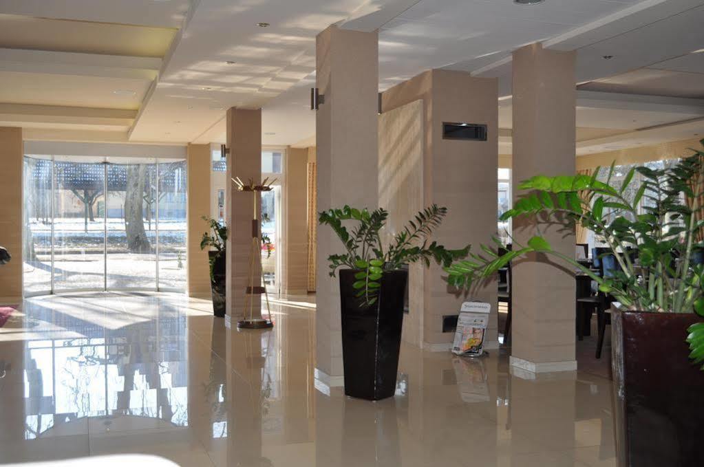 Krol Plaza Spa & Wellness Ярославец Екстериор снимка