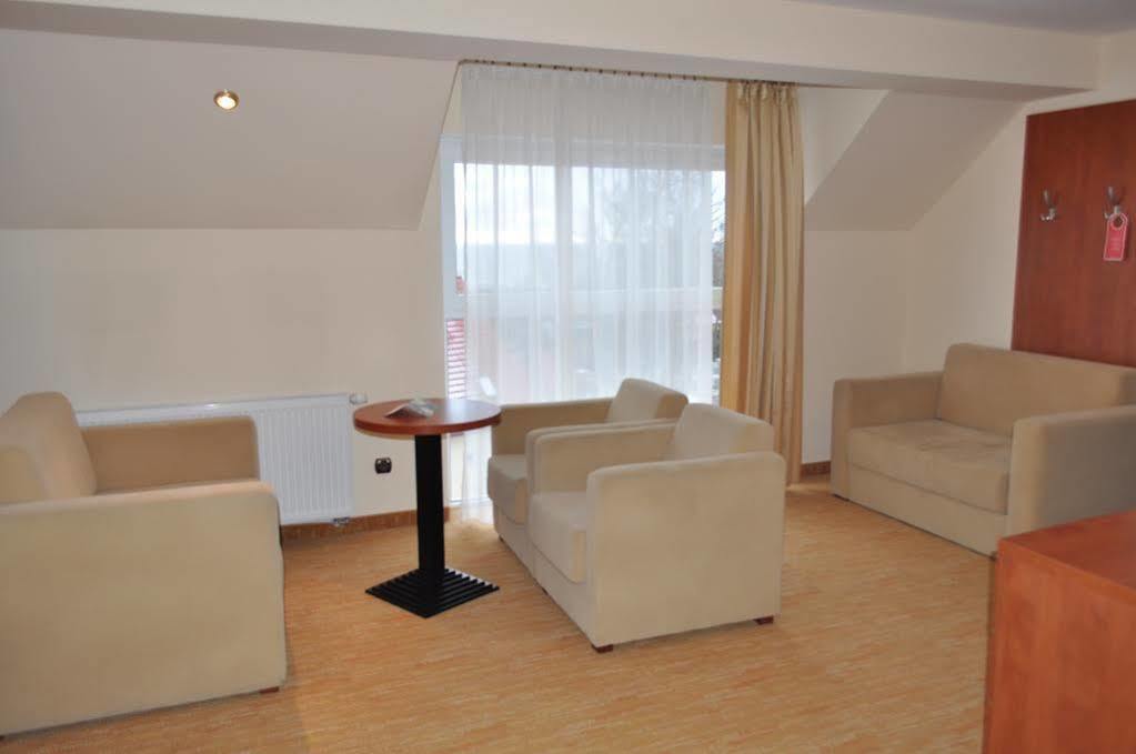 Krol Plaza Spa & Wellness Ярославец Екстериор снимка