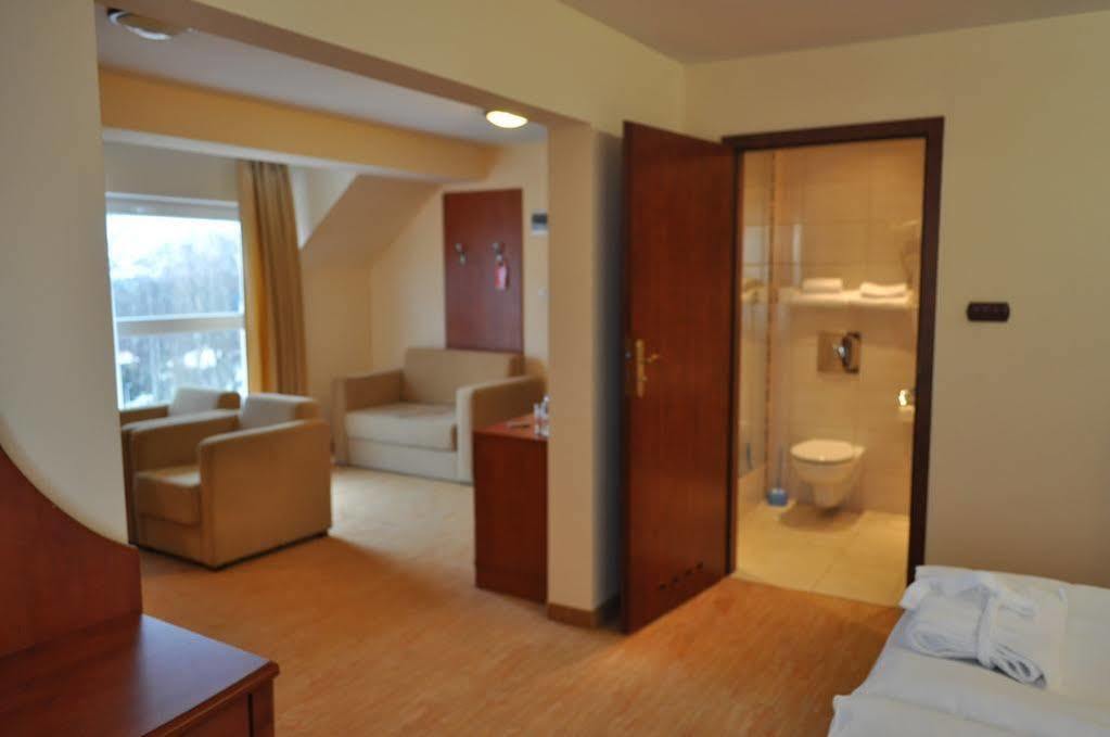 Krol Plaza Spa & Wellness Ярославец Екстериор снимка